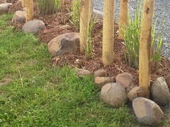 paillage decor boule pierre